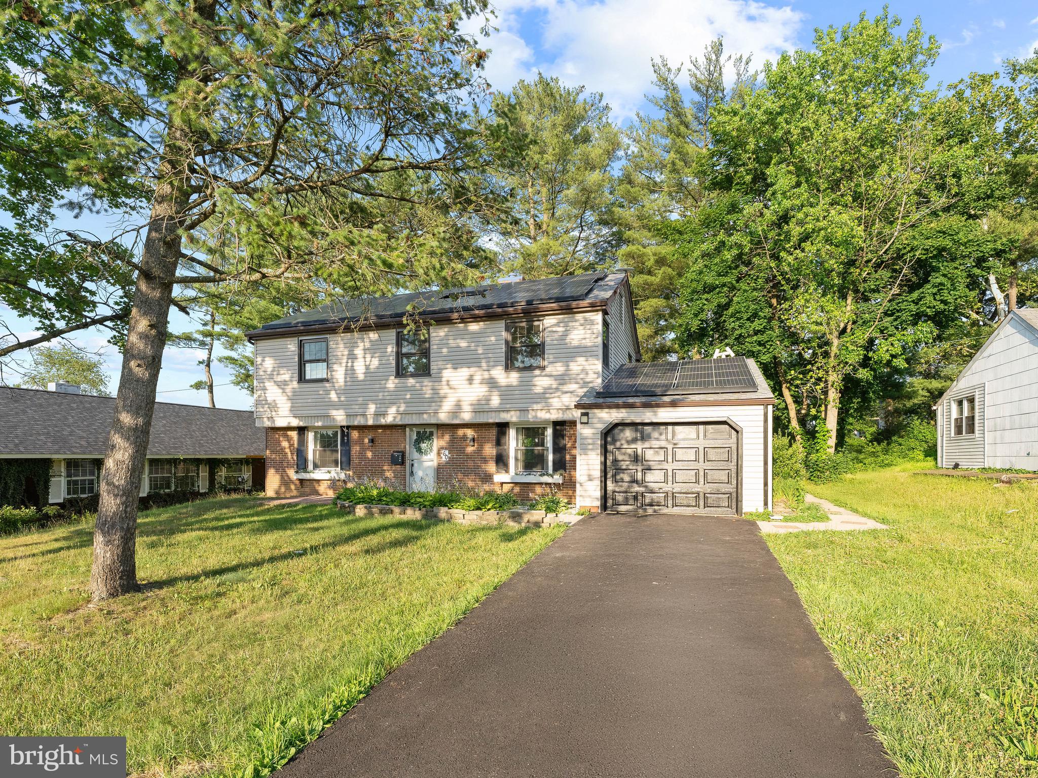 60 PINAFORE LANE