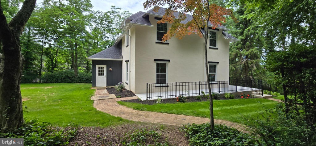 Photo of 1300 Grantley Road, YORK, PA 17403 (MLS # PAYK2105940)