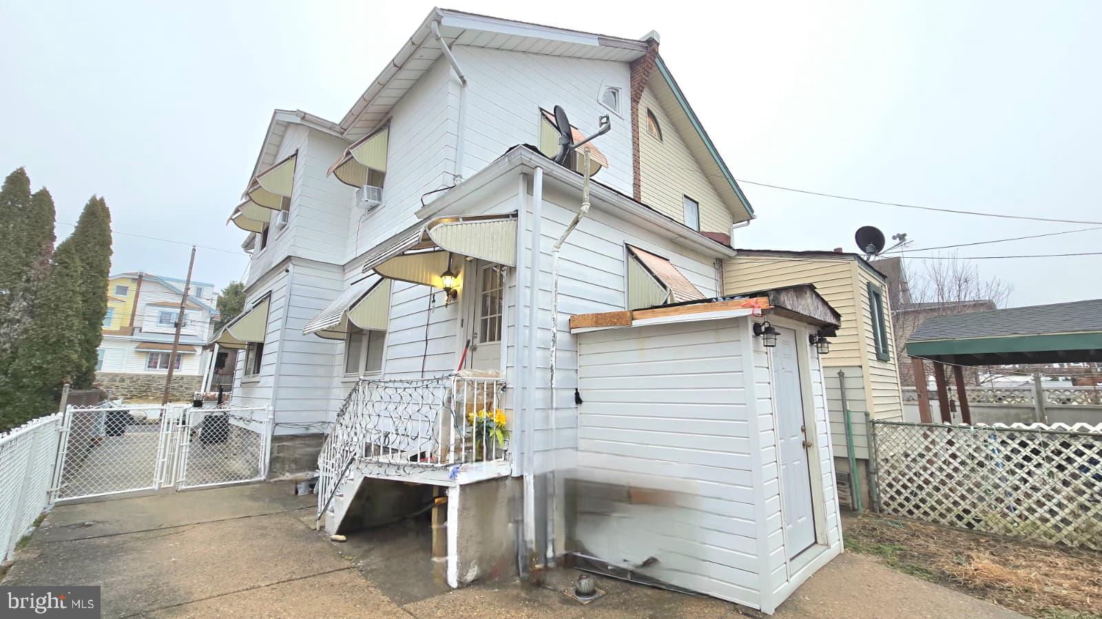 LAWNDALE - Residential