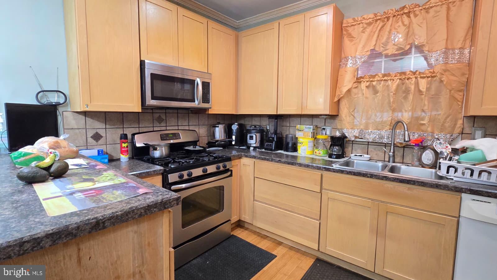 LAWNDALE - Residential