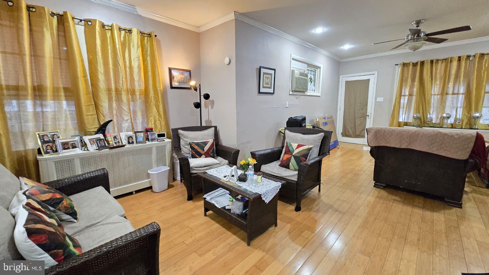 LAWNDALE - Residential