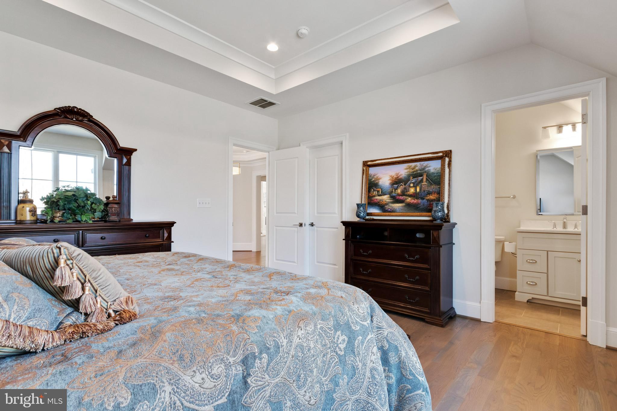 LANGLEY MANOR - Residential