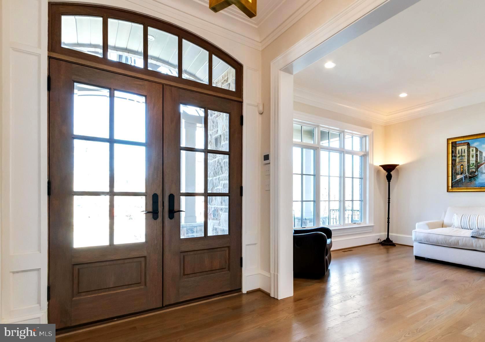 LANGLEY MANOR - Residential