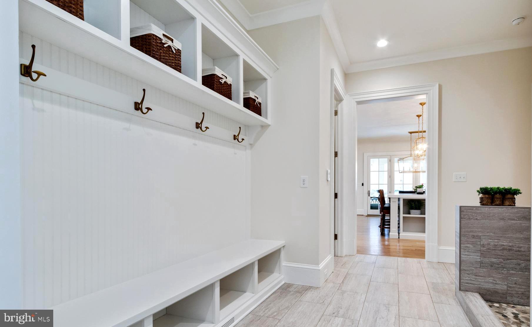 LANGLEY MANOR - Residential