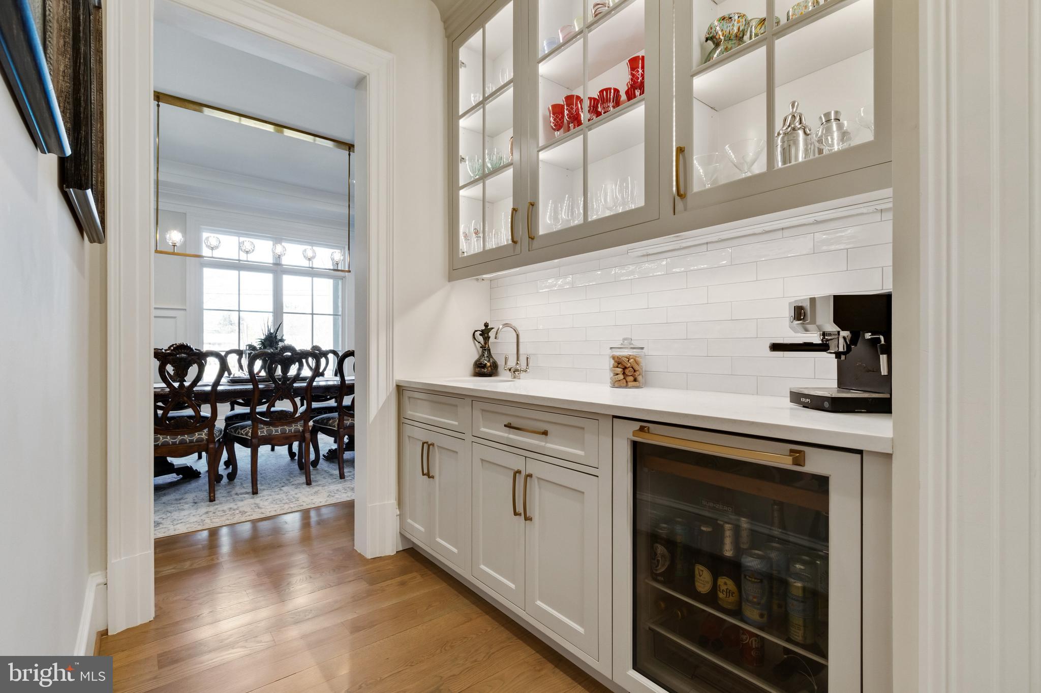 LANGLEY MANOR - Residential