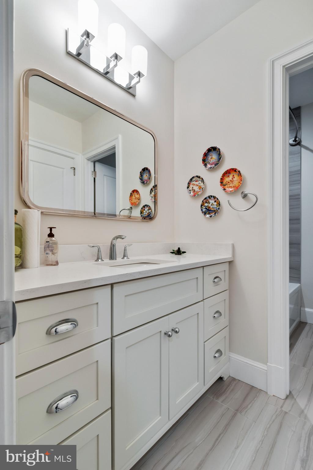 LANGLEY MANOR - Residential