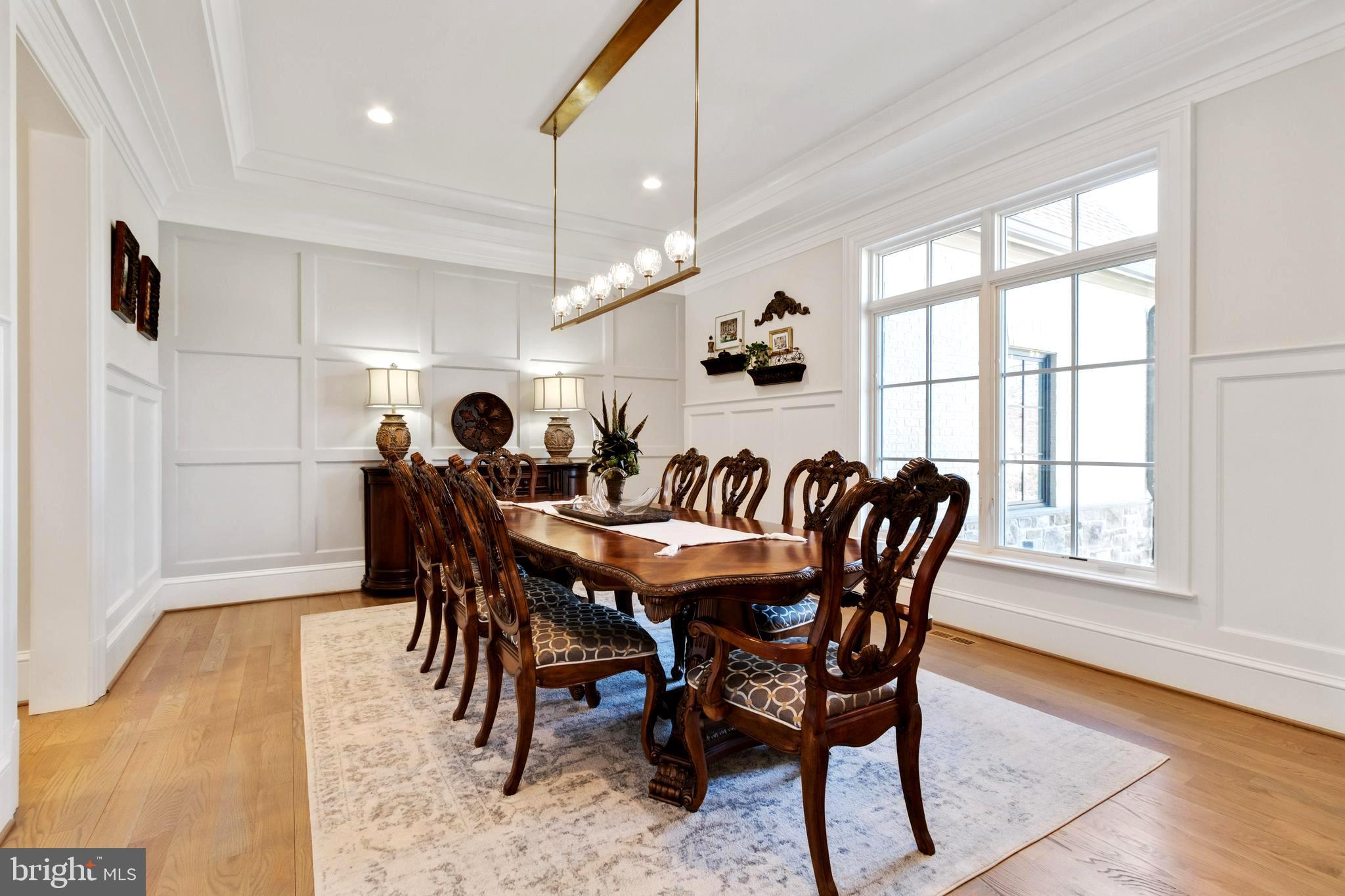 LANGLEY MANOR - Residential