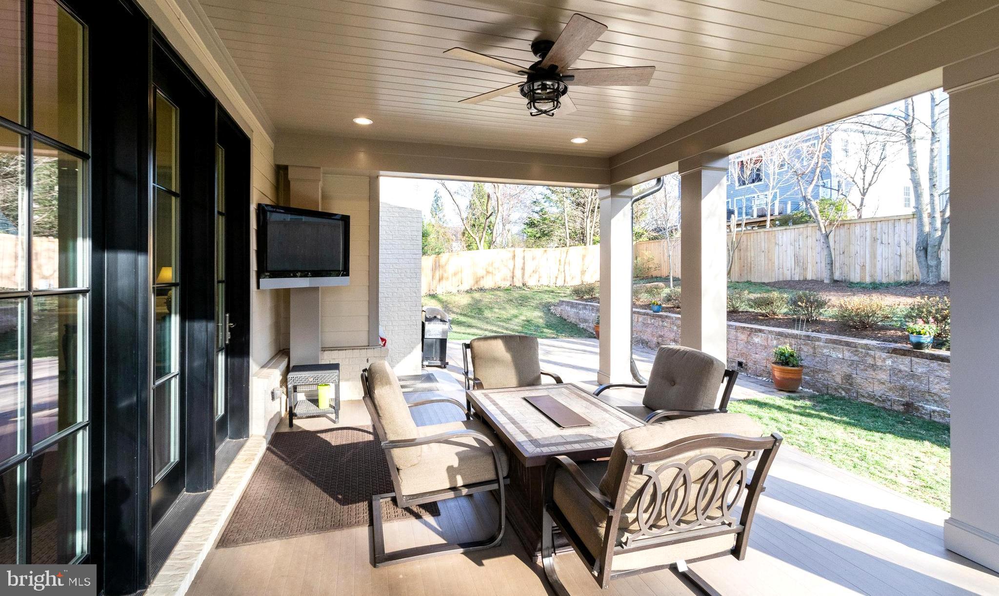 LANGLEY MANOR - Residential