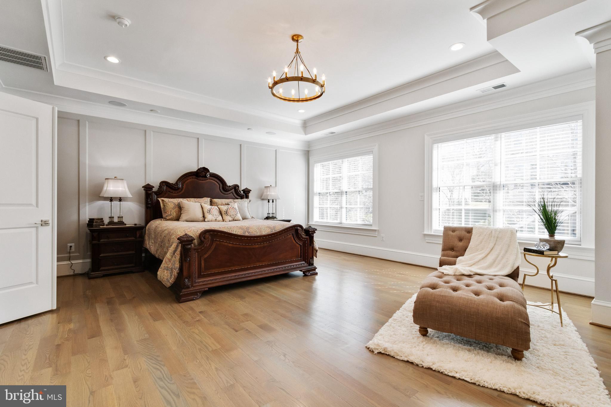 LANGLEY MANOR - Residential