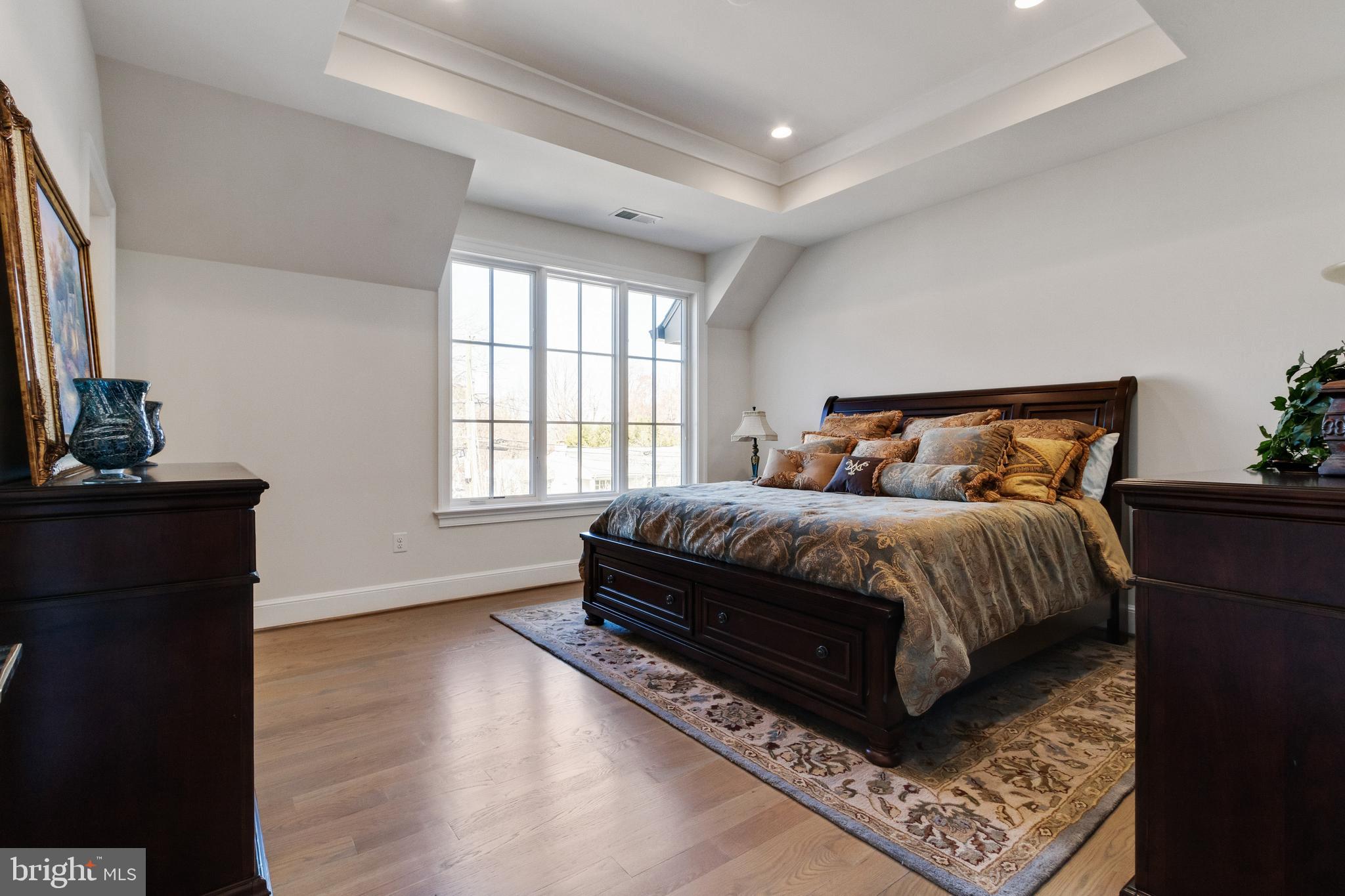 LANGLEY MANOR - Residential