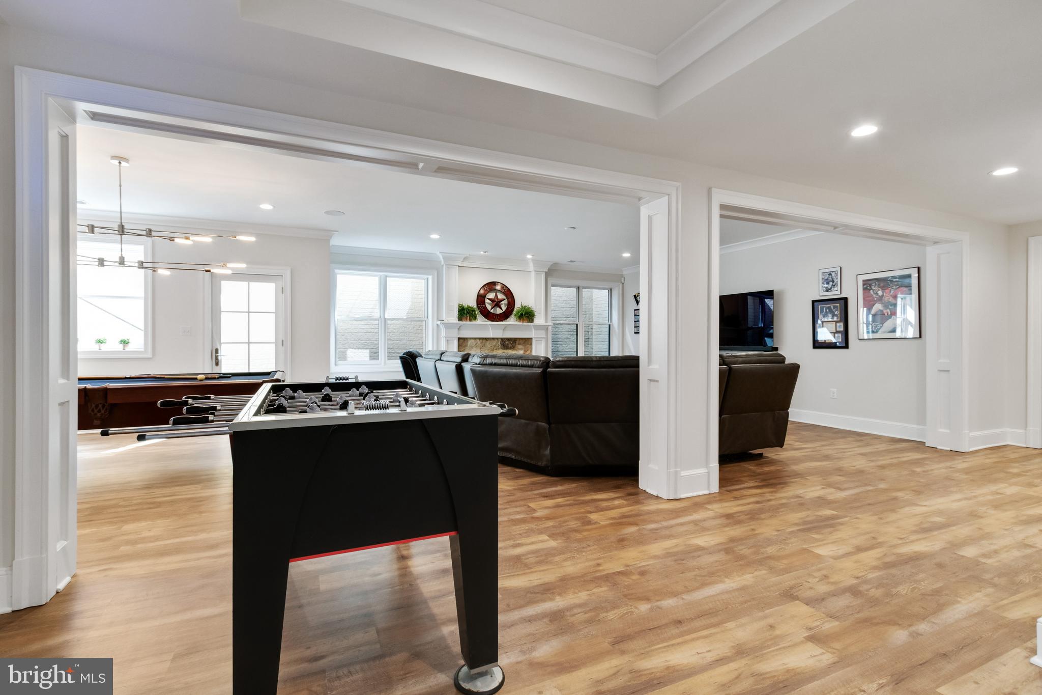 LANGLEY MANOR - Residential