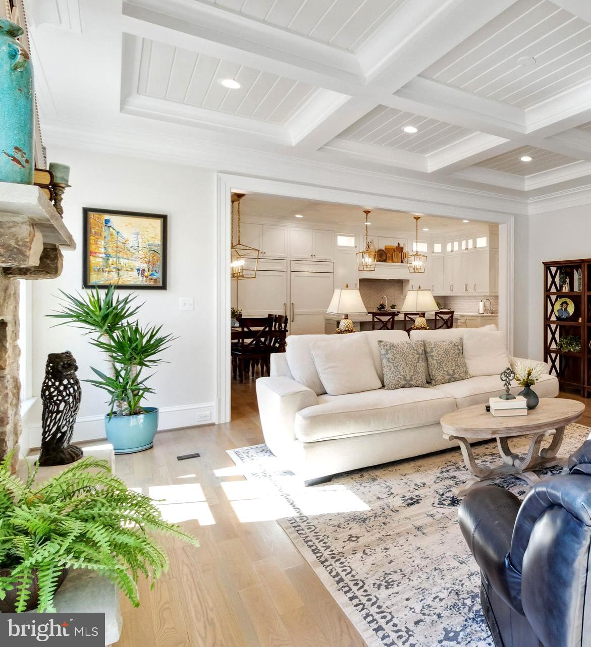 LANGLEY MANOR - Residential