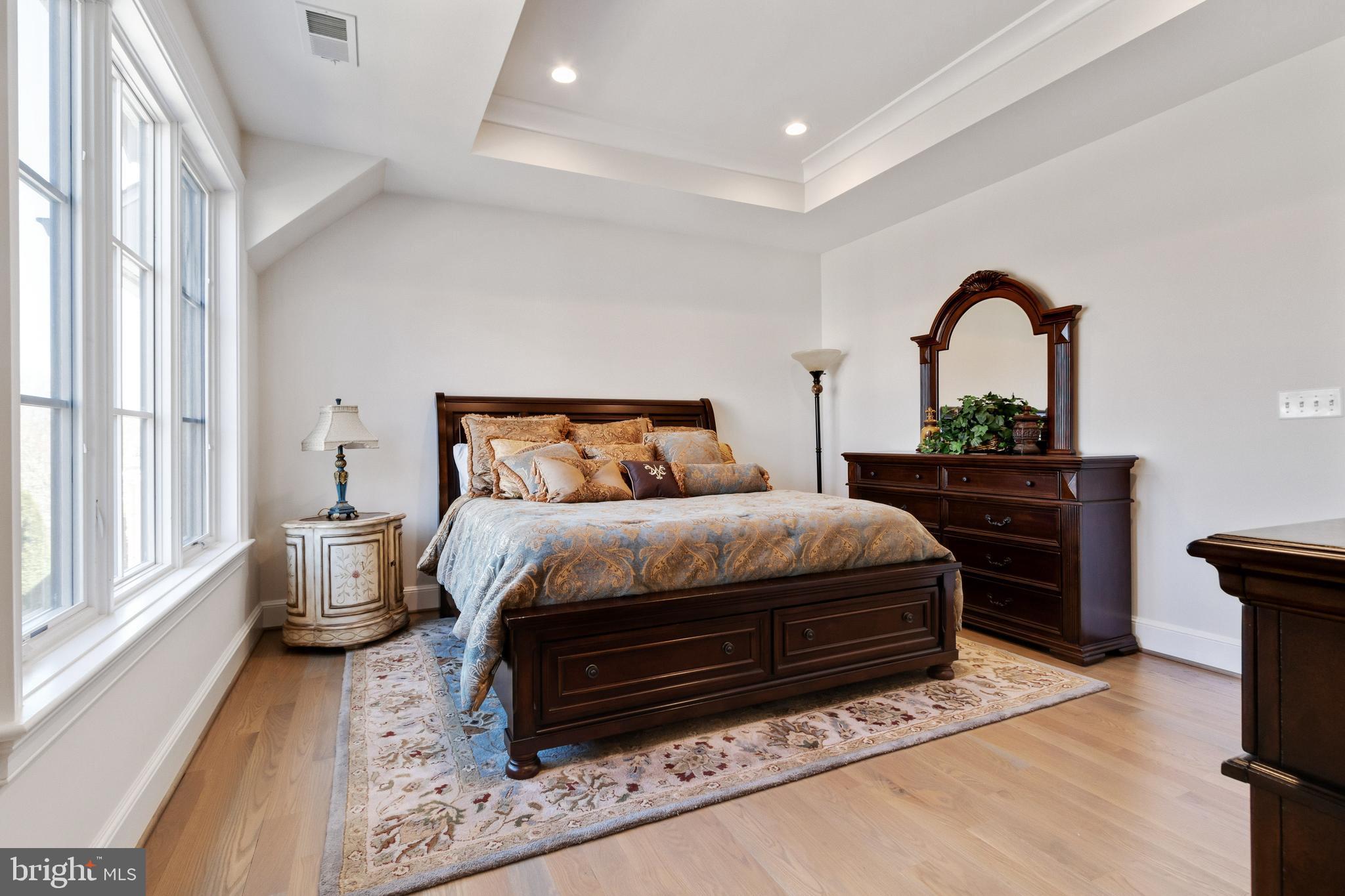 LANGLEY MANOR - Residential