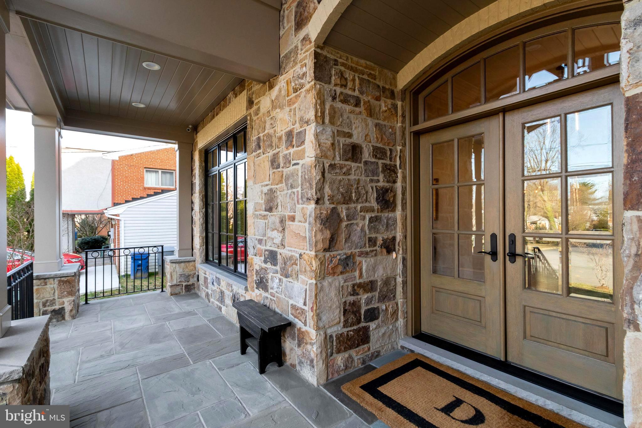 LANGLEY MANOR - Residential