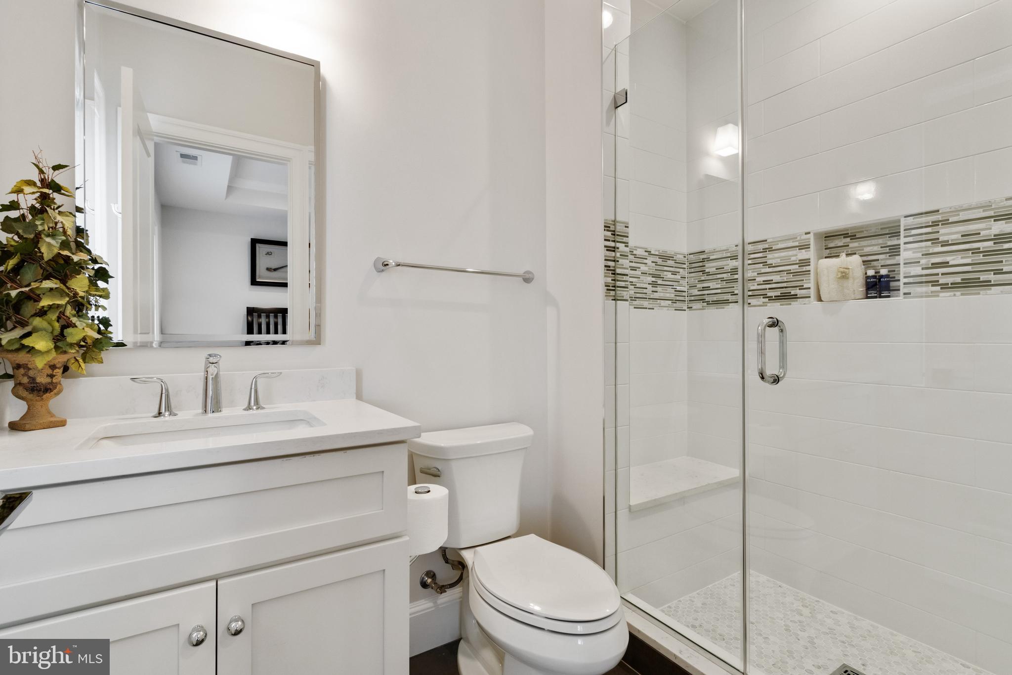 LANGLEY MANOR - Residential