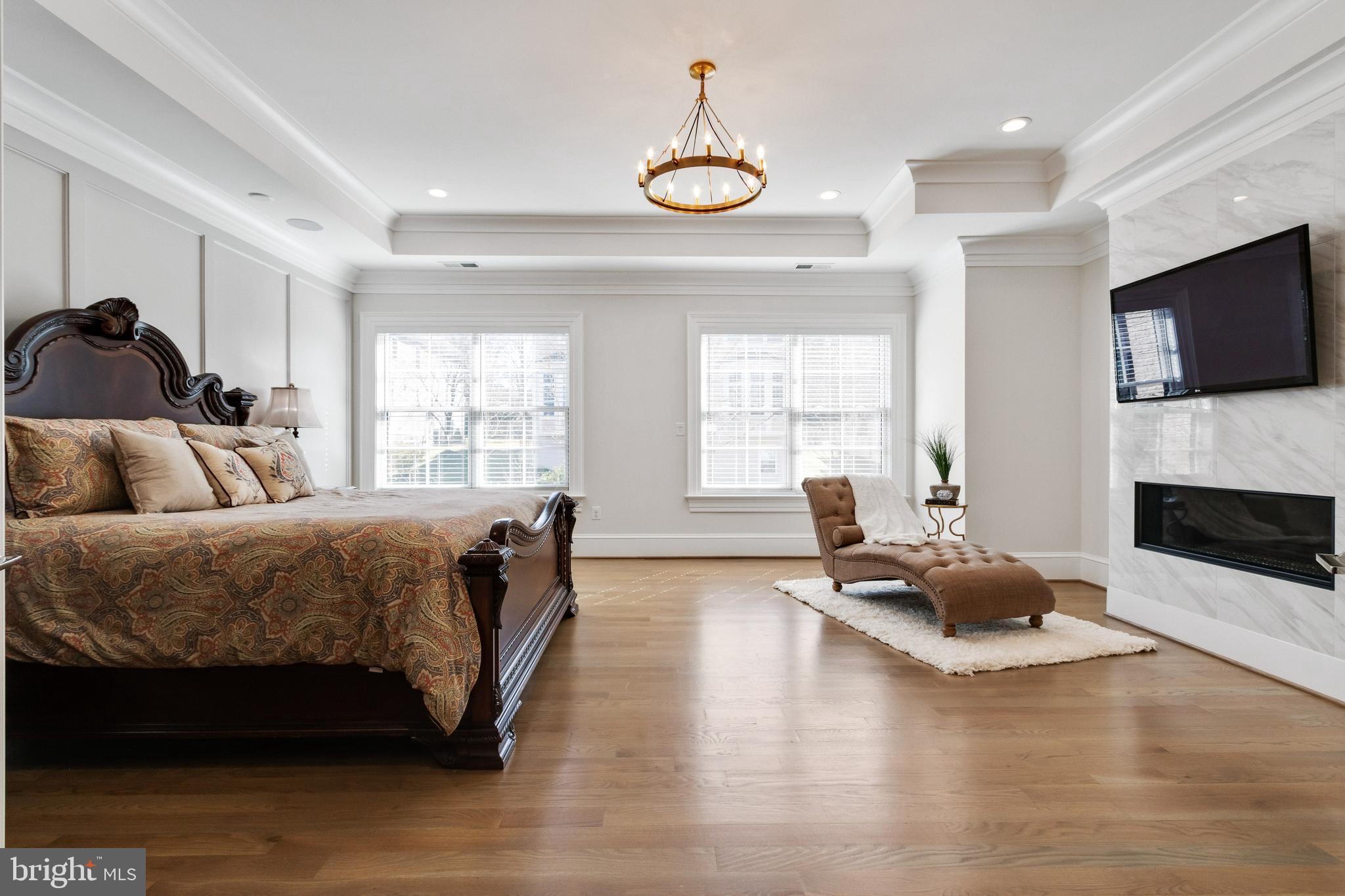 LANGLEY MANOR - Residential