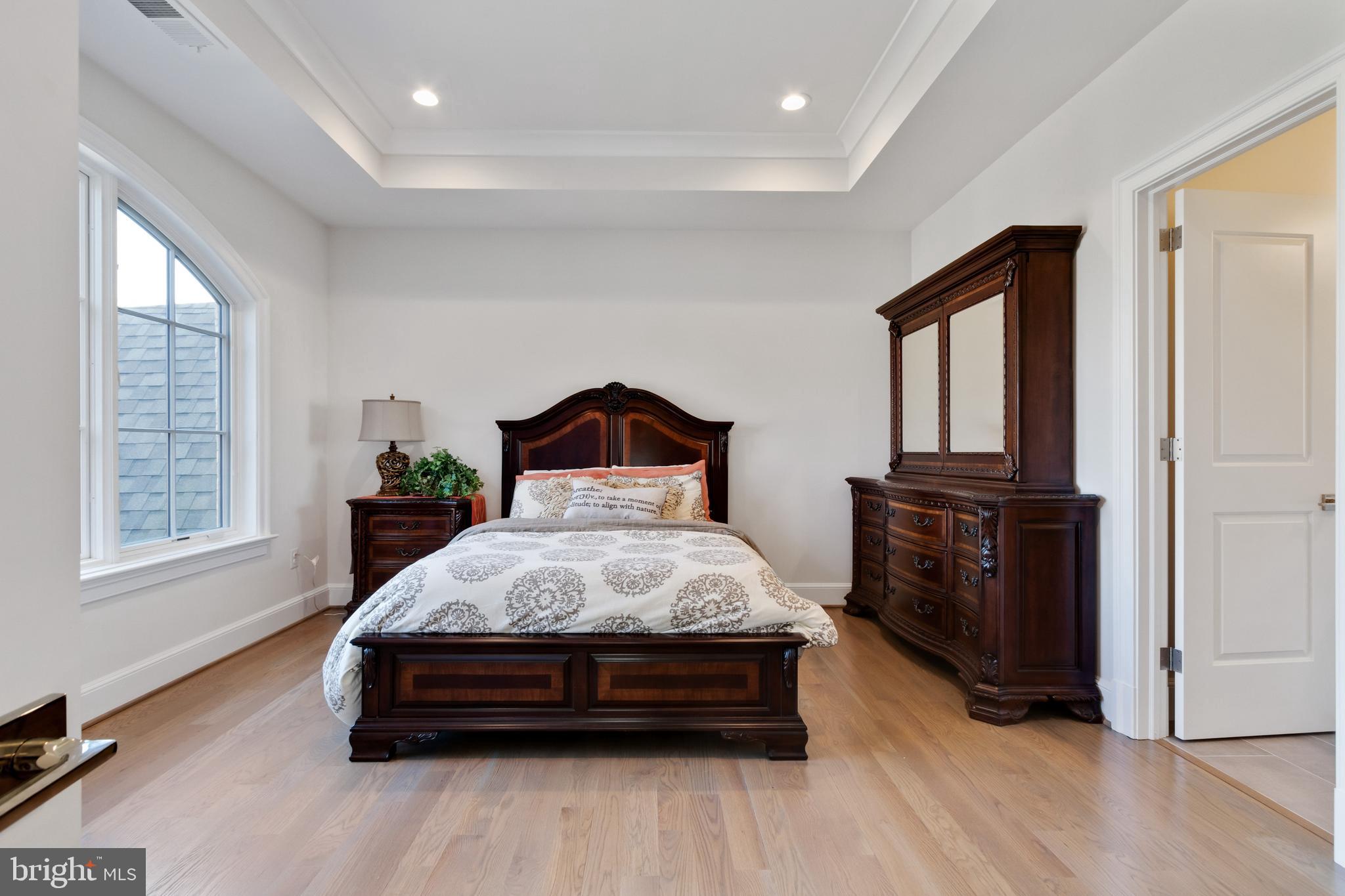 LANGLEY MANOR - Residential