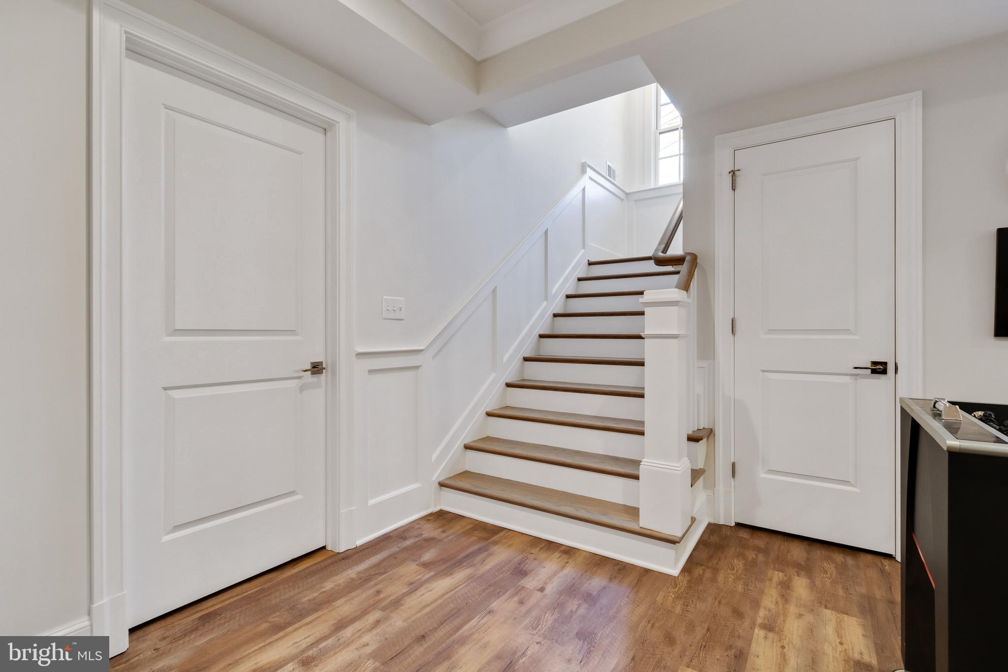 LANGLEY MANOR - Residential