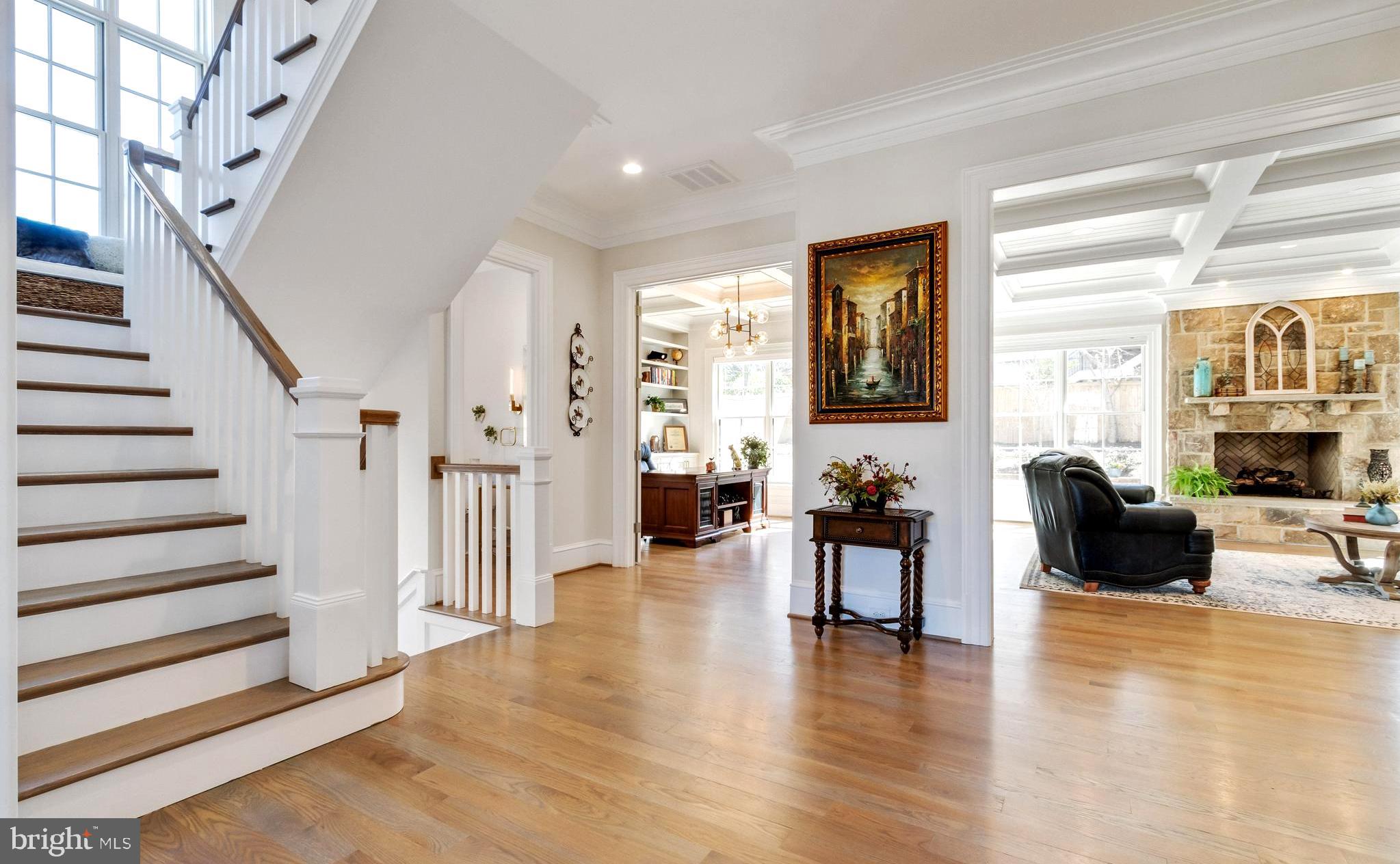 LANGLEY MANOR - Residential