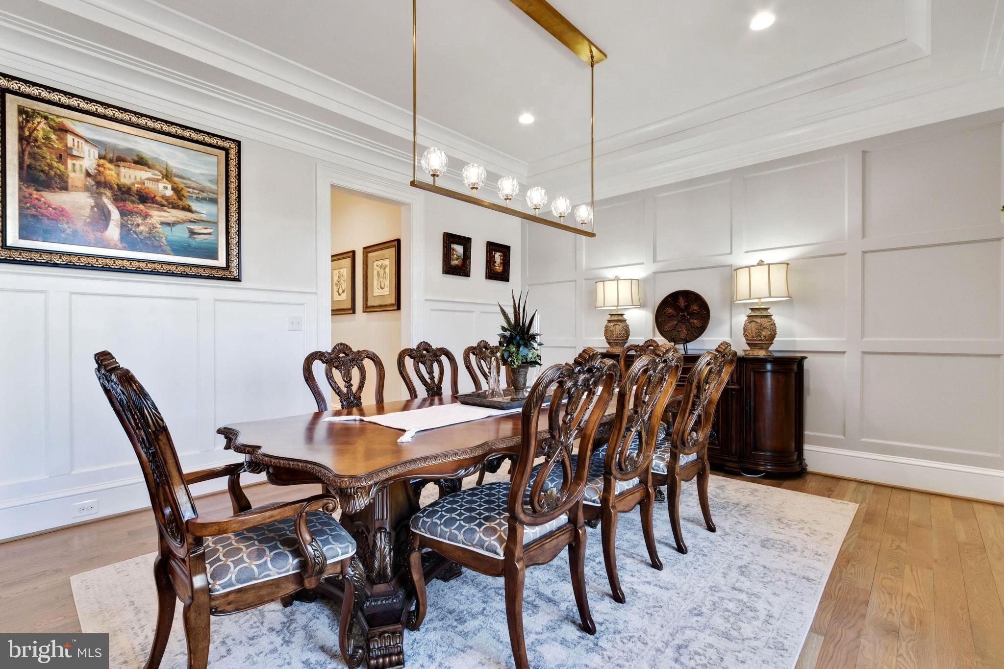 LANGLEY MANOR - Residential