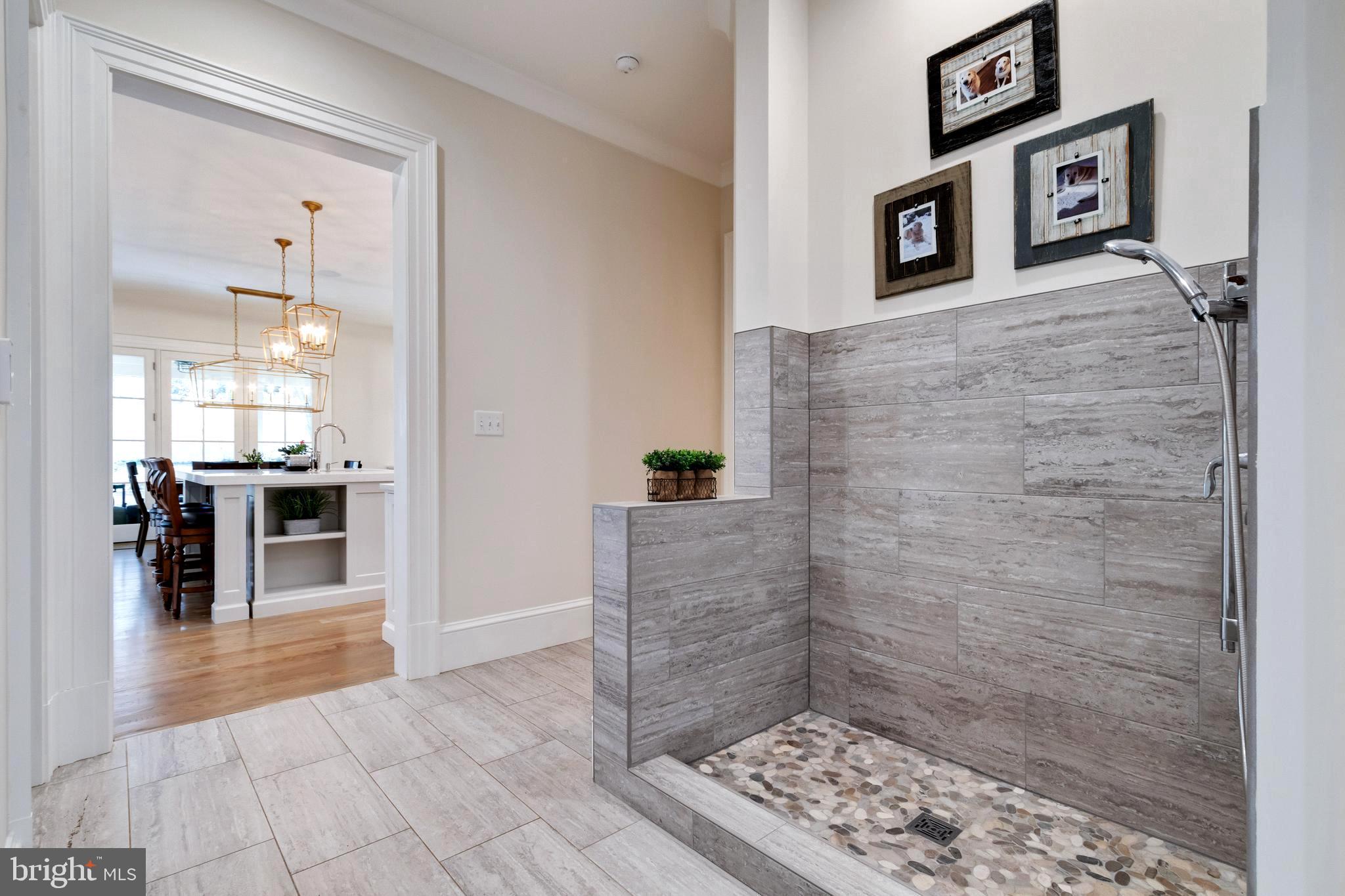 LANGLEY MANOR - Residential