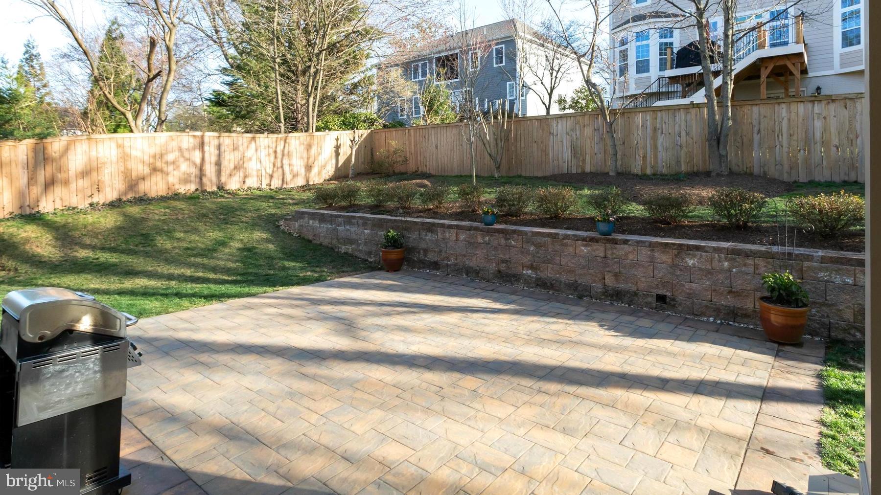 LANGLEY MANOR - Residential