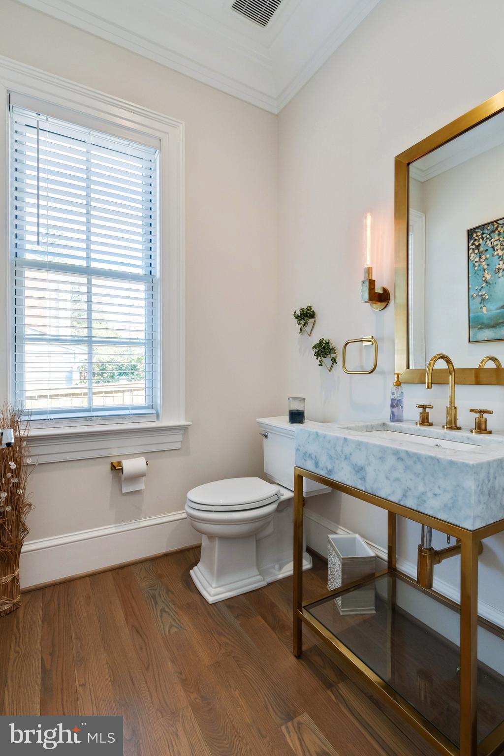 LANGLEY MANOR - Residential