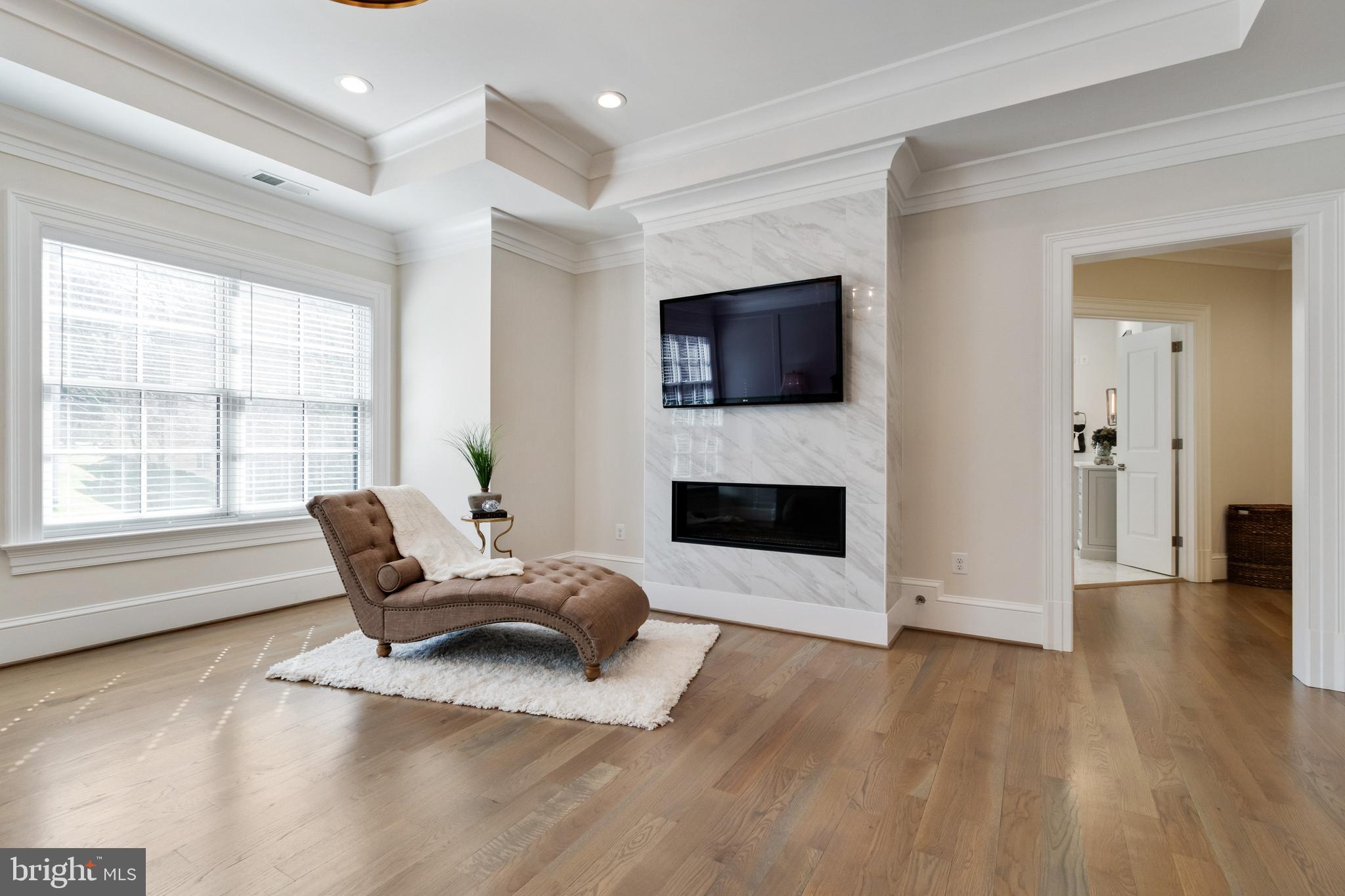 LANGLEY MANOR - Residential