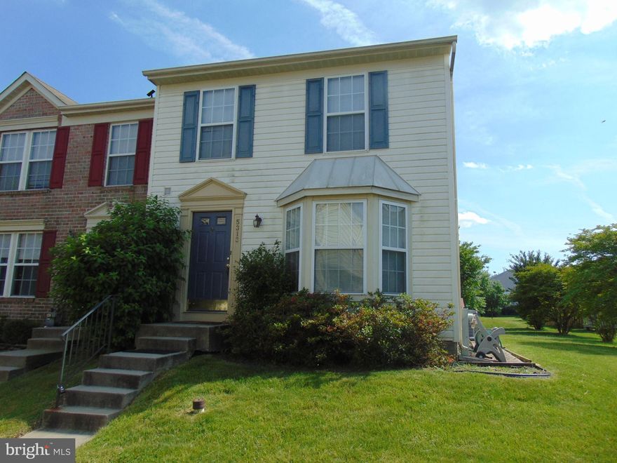 Open/Airy EOG Townhome 3-Story Bump Out affords 2200 s/f of Living Space. Spacious Living Rm Awesome Kit w/Brkf Bar Island & Dining Area w/Sliders to Expansive Deck. Main Level Fam Rm complimented by Marble Surround Gas Fireplace...Hardwood Floors thruout Main Level. 2 MBRsw/Brand New Carpeting Garden Bath+2nd Full Bath on Upper Level. Fully Fin'd LL Game Room (22x14) w/3rd Full Bath & Potential for 3rd Bedroom. Utility Rm w/Washer-Dryer & Room for Extra Storage...Ready for Immediate Occupancy--Act Fast!