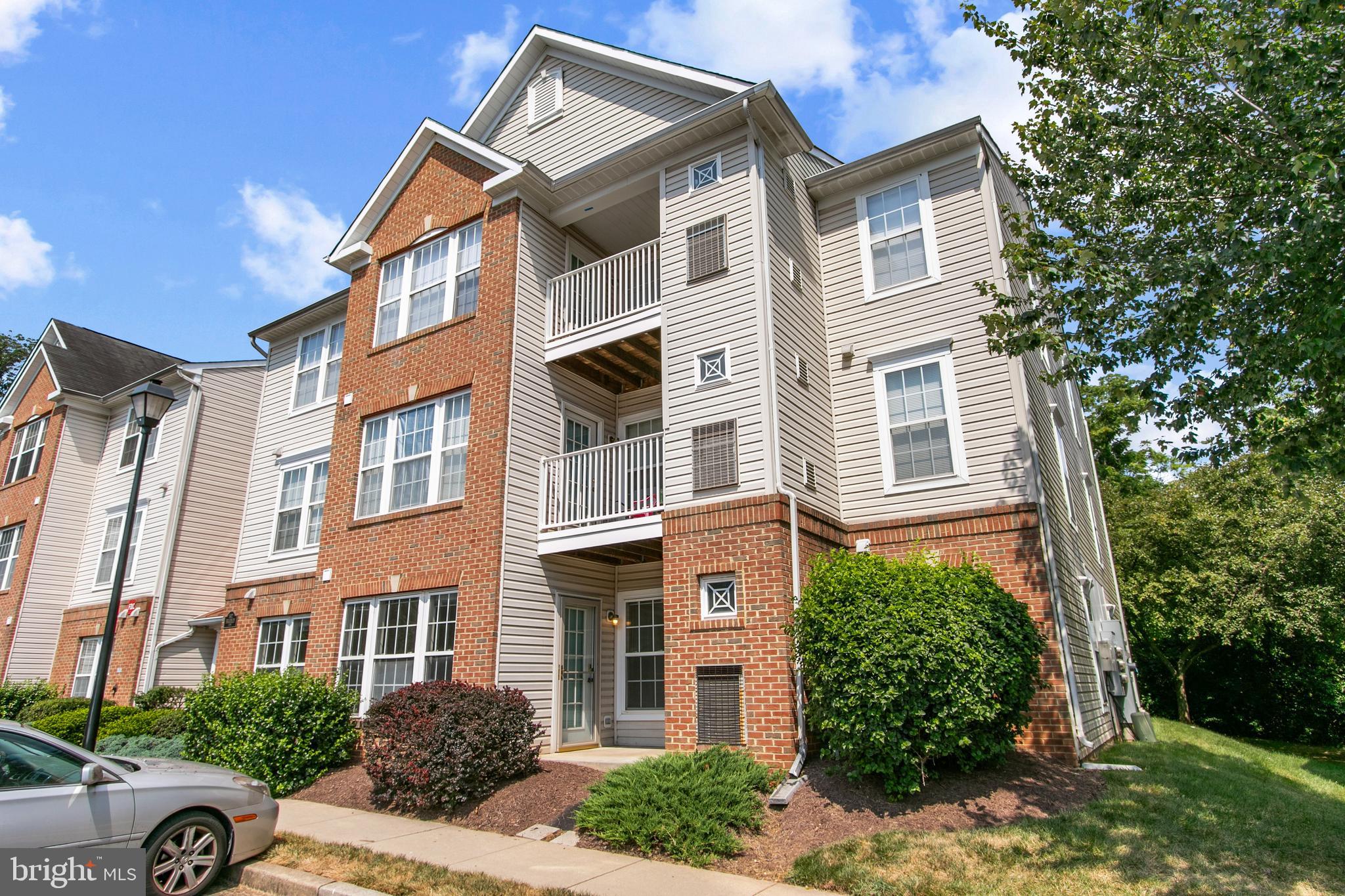 502 BRADLEY COURT 5D