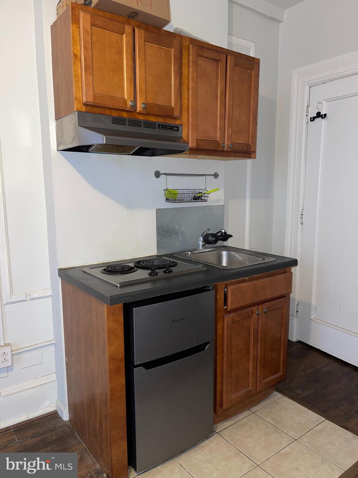 AVENUE OF THE ARTS - Residential Lease