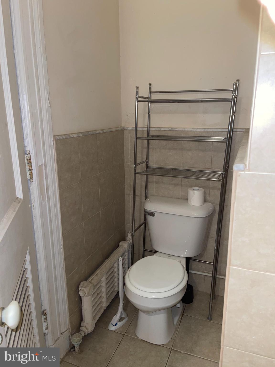 AVENUE OF THE ARTS - Residential Lease