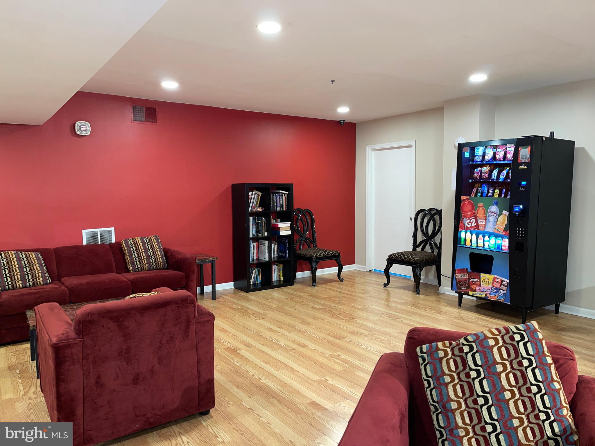 AVENUE OF THE ARTS - Residential Lease