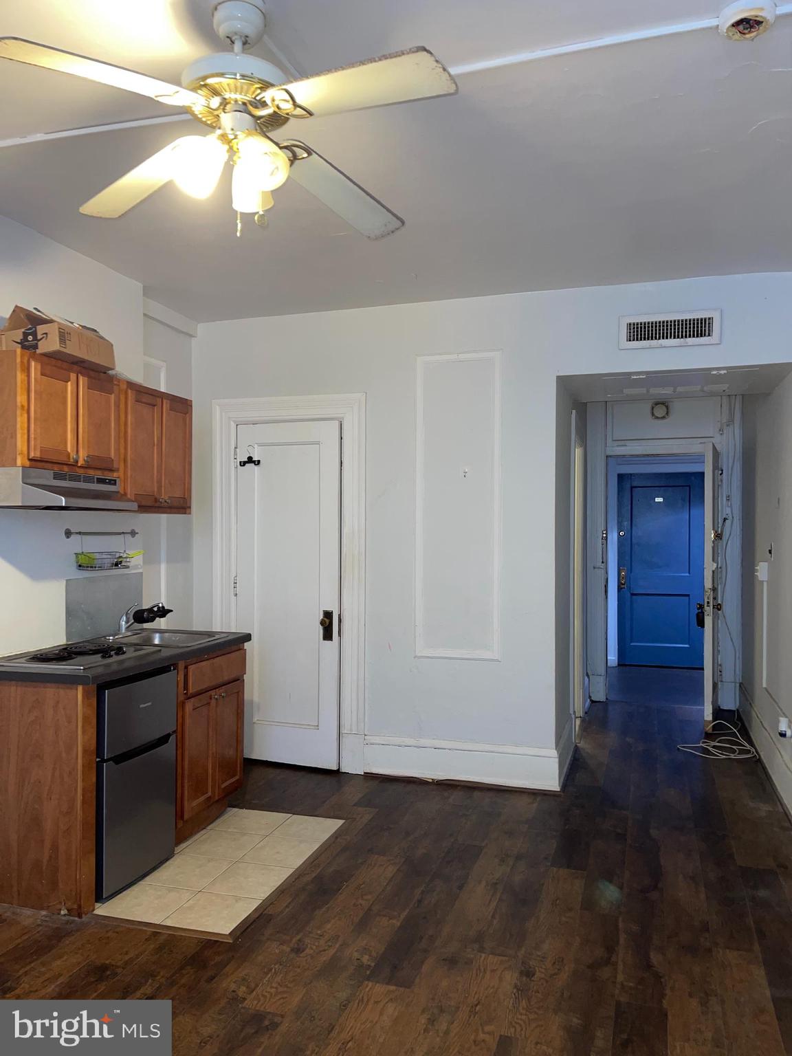 AVENUE OF THE ARTS - Residential Lease