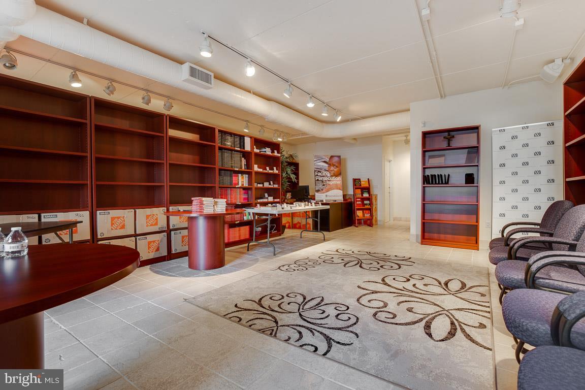 CURRAN SQUARE - Commercial Sale