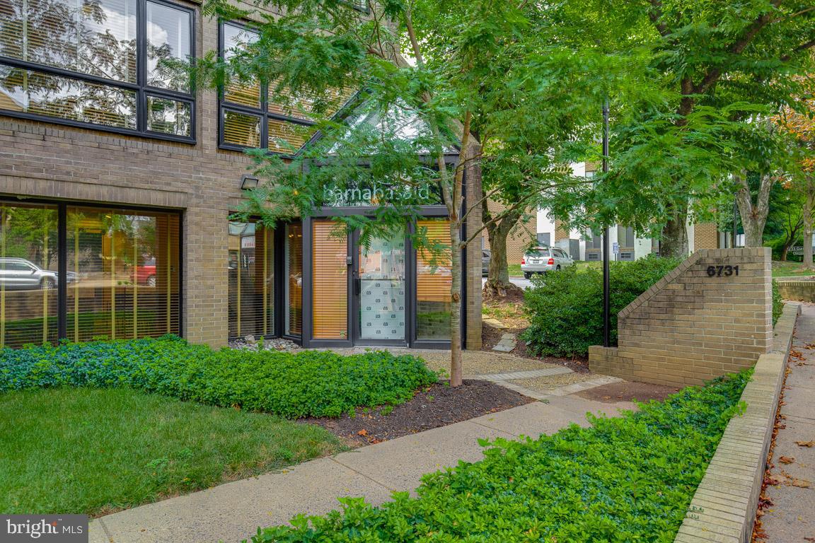 CURRAN SQUARE - Commercial Sale