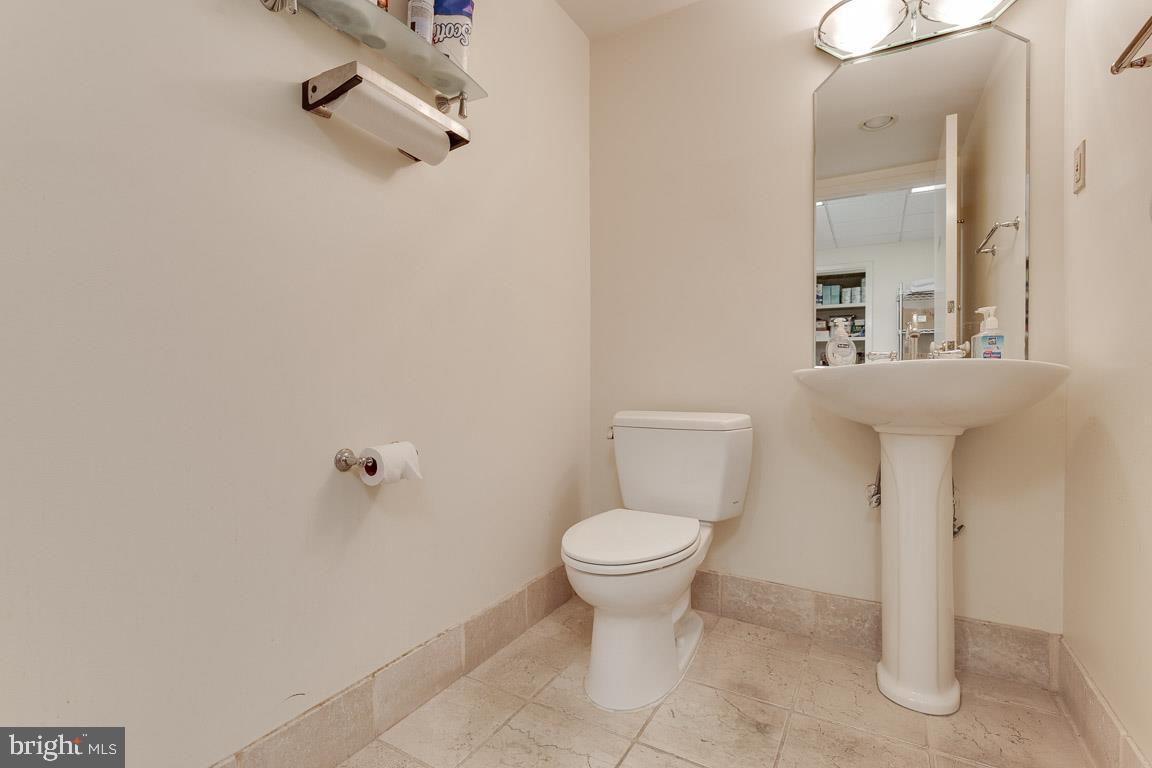 CURRAN SQUARE - Commercial Sale