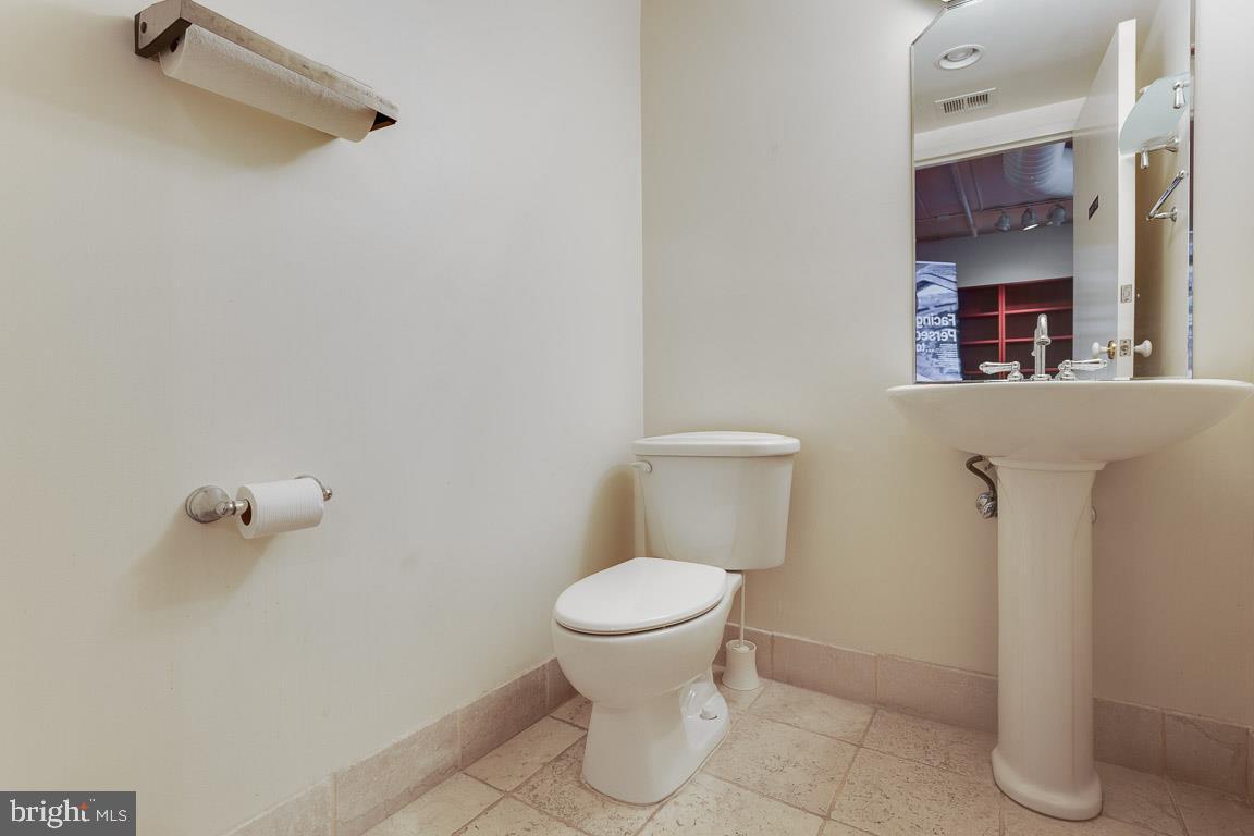 CURRAN SQUARE - Commercial Sale