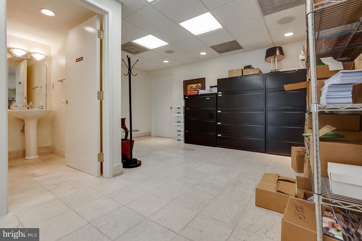 CURRAN SQUARE - Commercial Sale