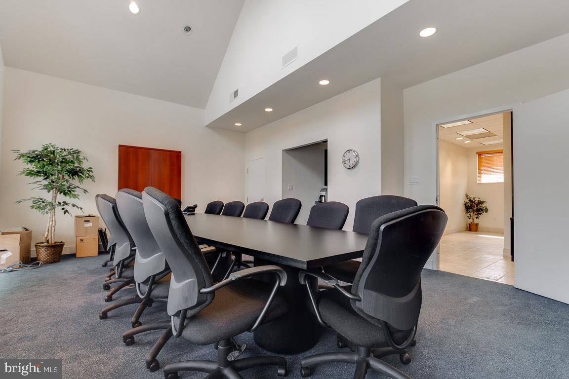 CURRAN SQUARE - Commercial Sale