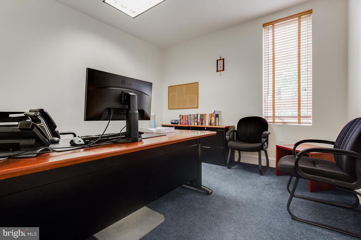 CURRAN SQUARE - Commercial Sale