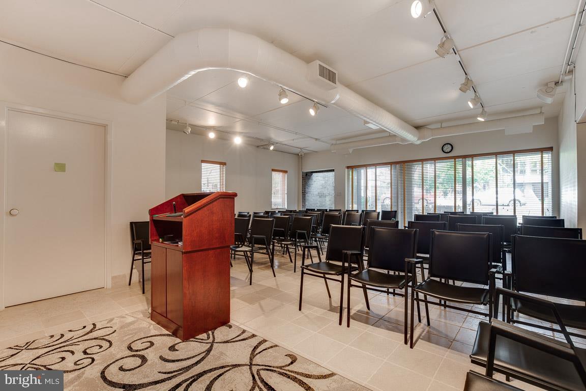 CURRAN SQUARE - Commercial Sale