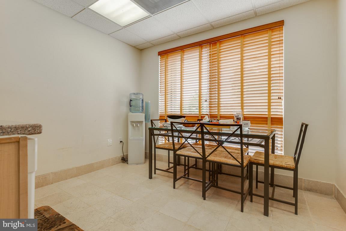 CURRAN SQUARE - Commercial Sale