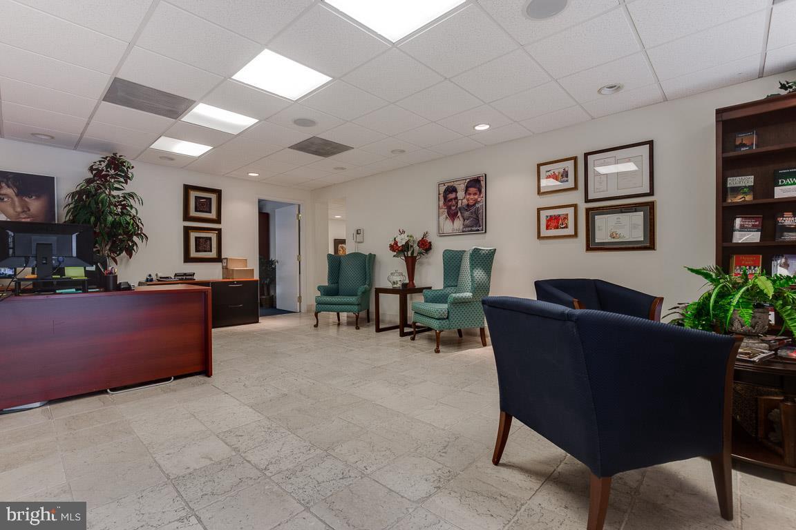 CURRAN SQUARE - Commercial Sale