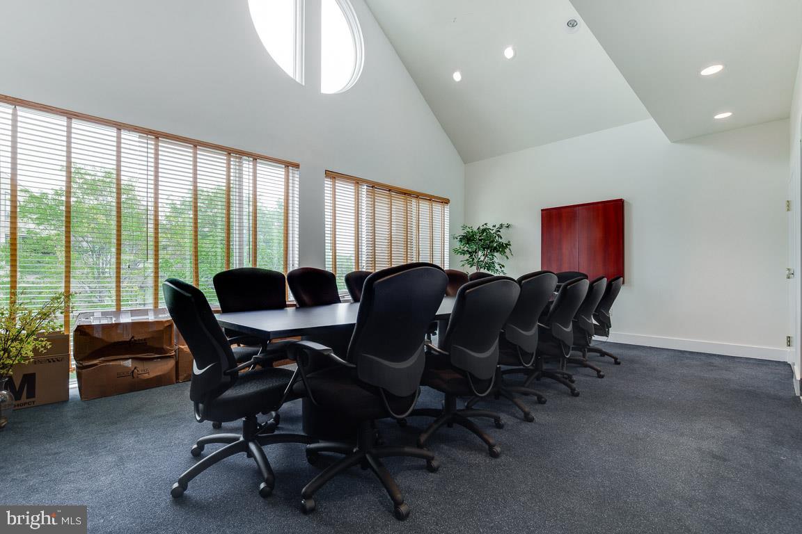 CURRAN SQUARE - Commercial Sale