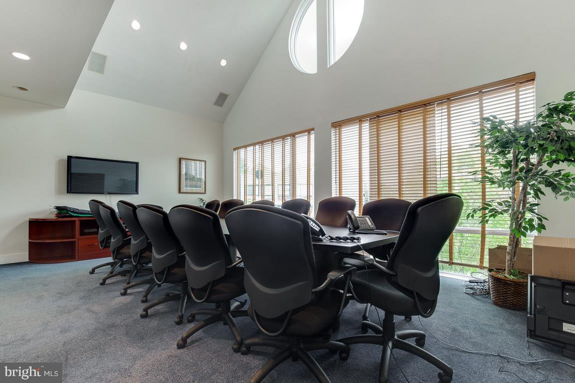 CURRAN SQUARE - Commercial Sale