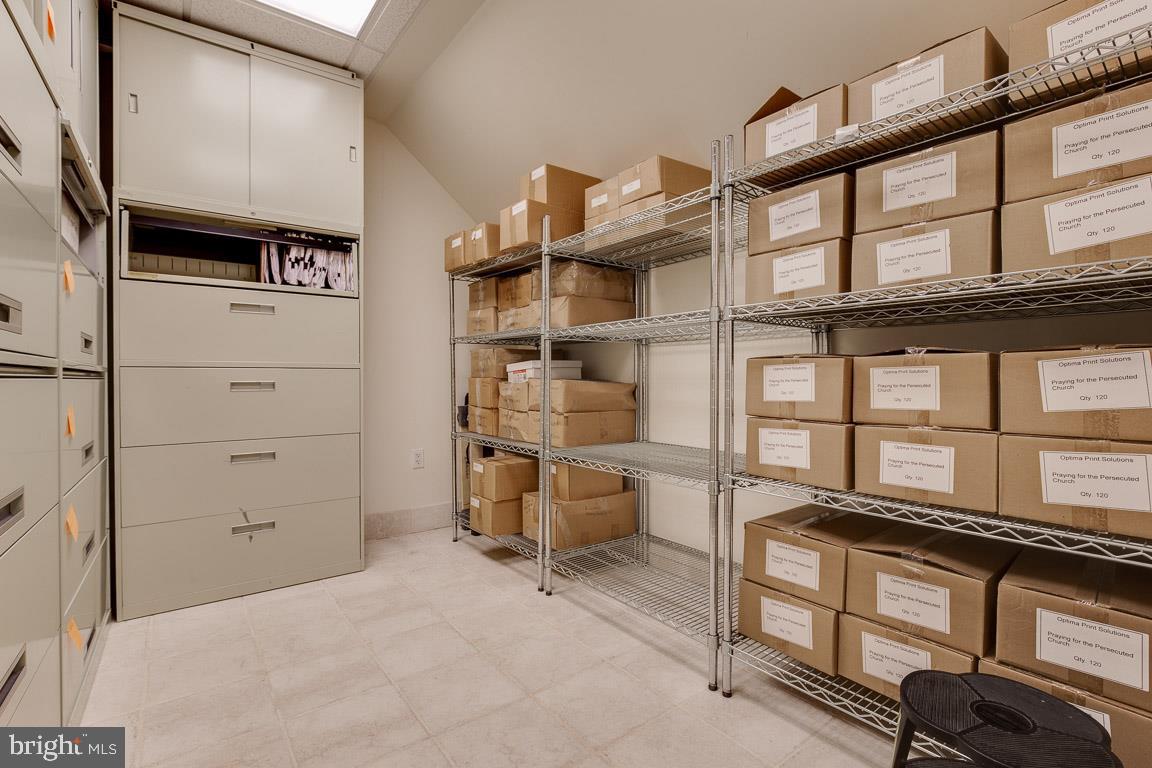 CURRAN SQUARE - Commercial Sale