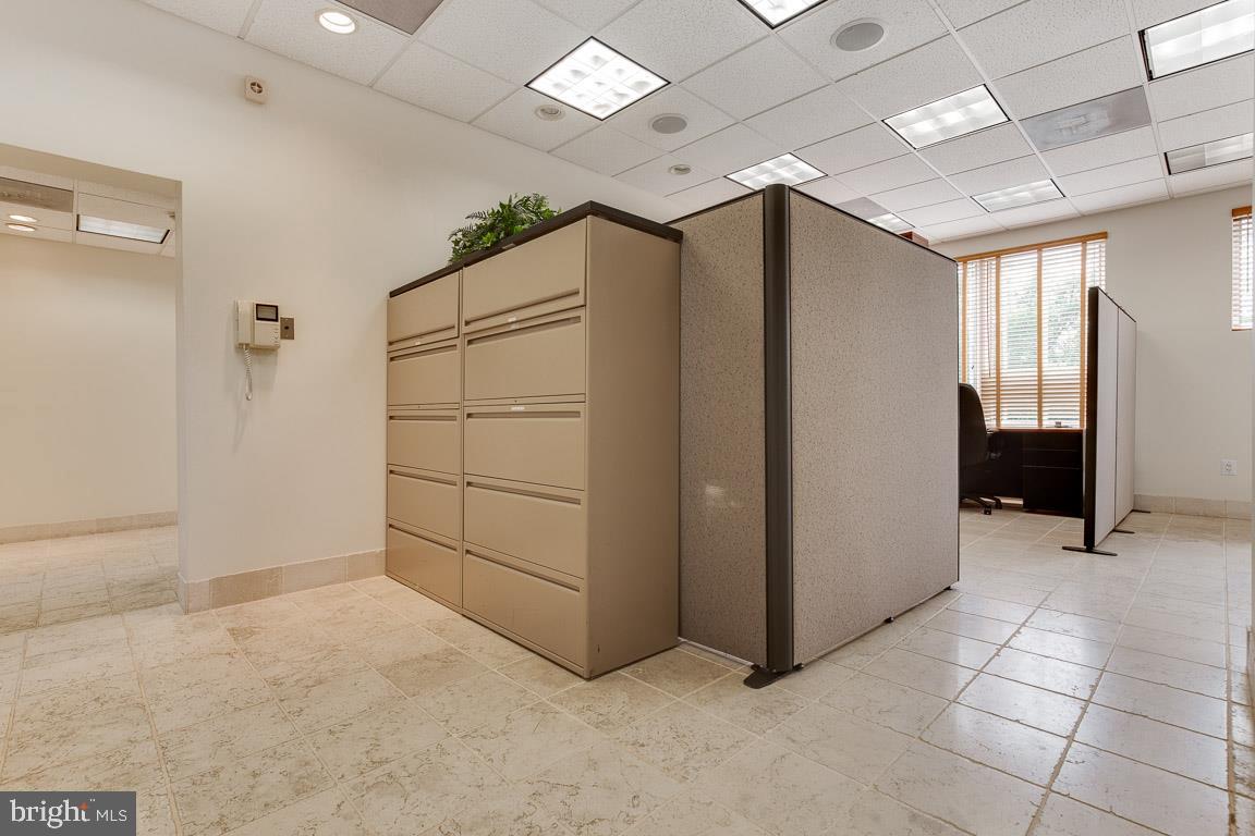 CURRAN SQUARE - Commercial Sale