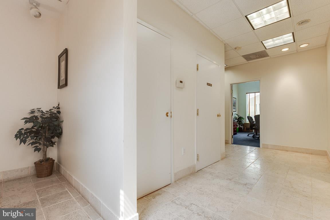 CURRAN SQUARE - Commercial Sale