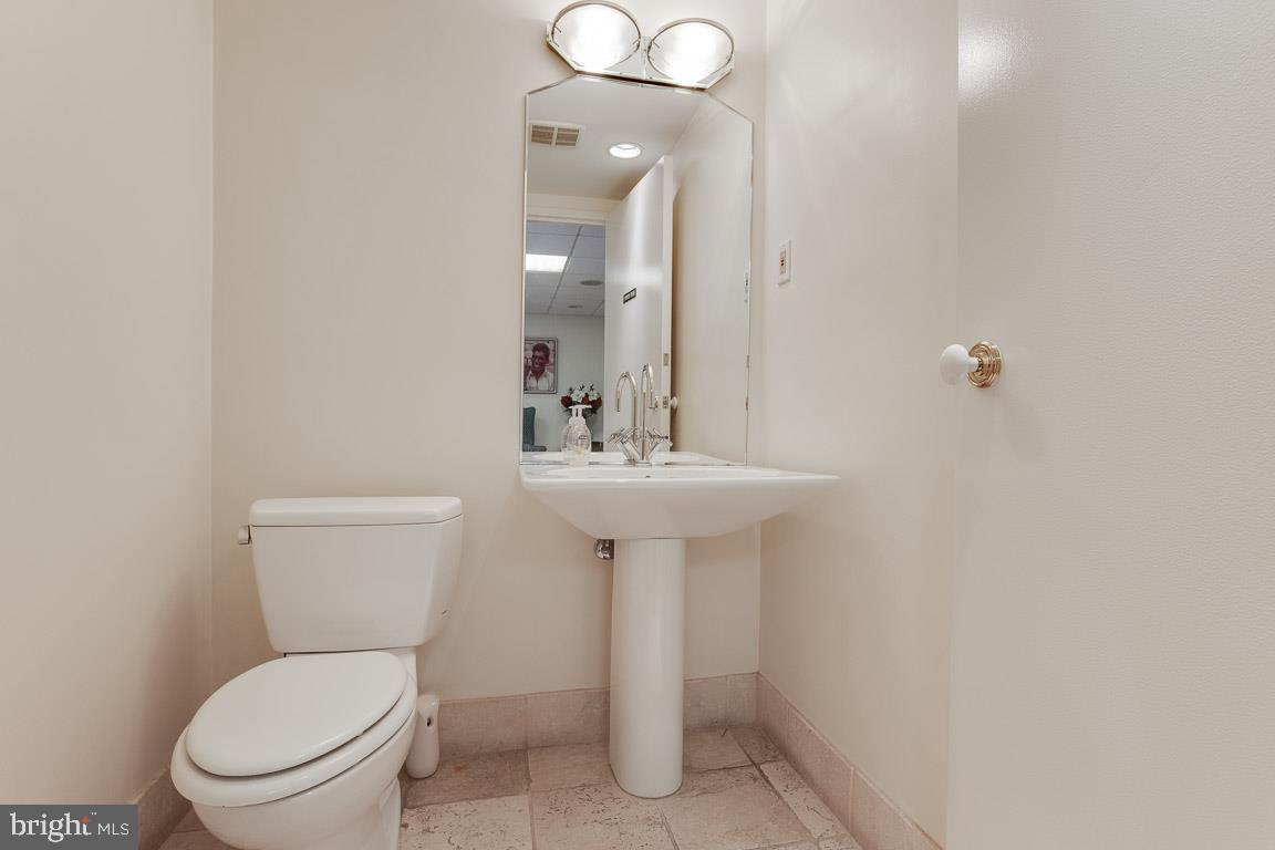 CURRAN SQUARE - Commercial Sale